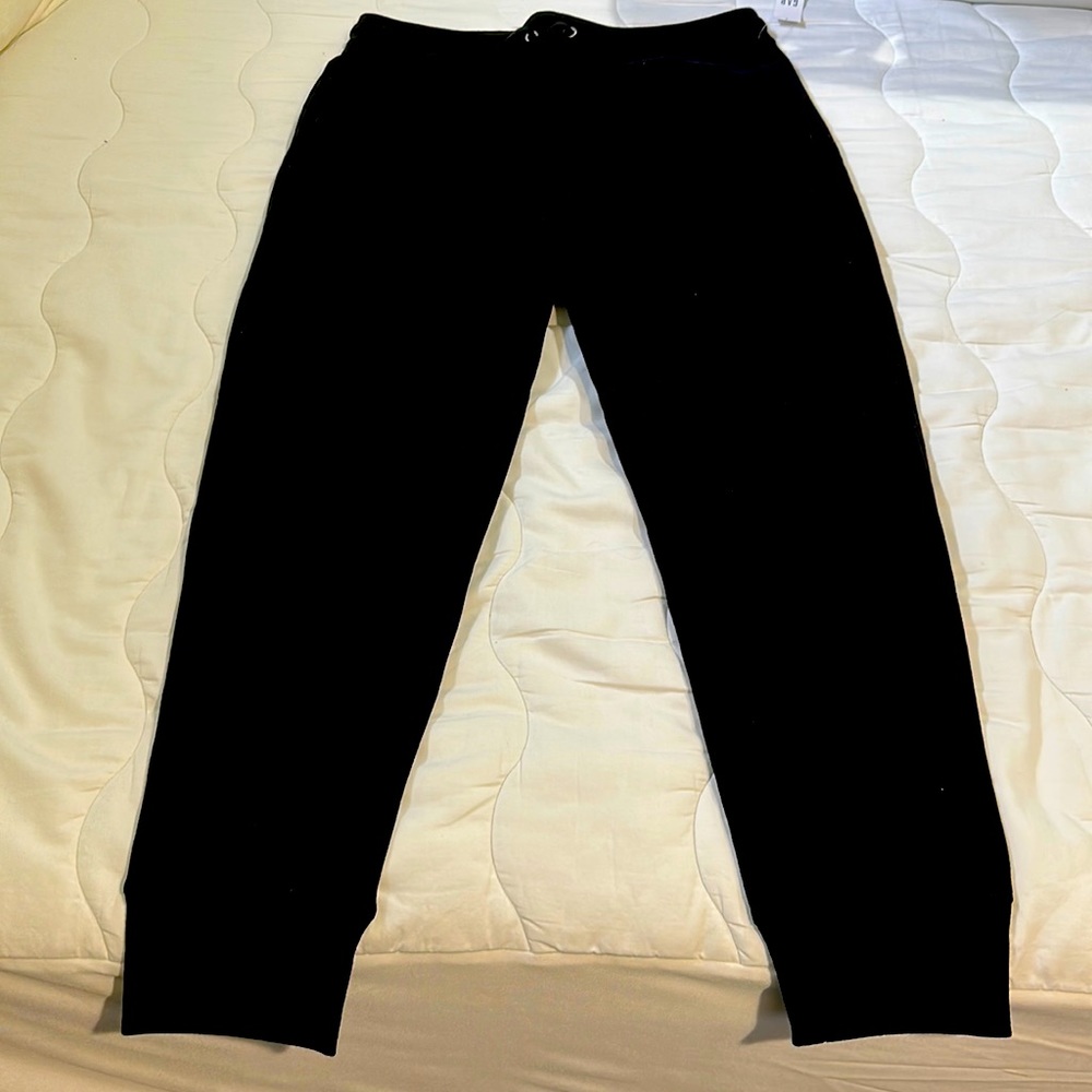 Gap men’s athletic style sweatpants in black